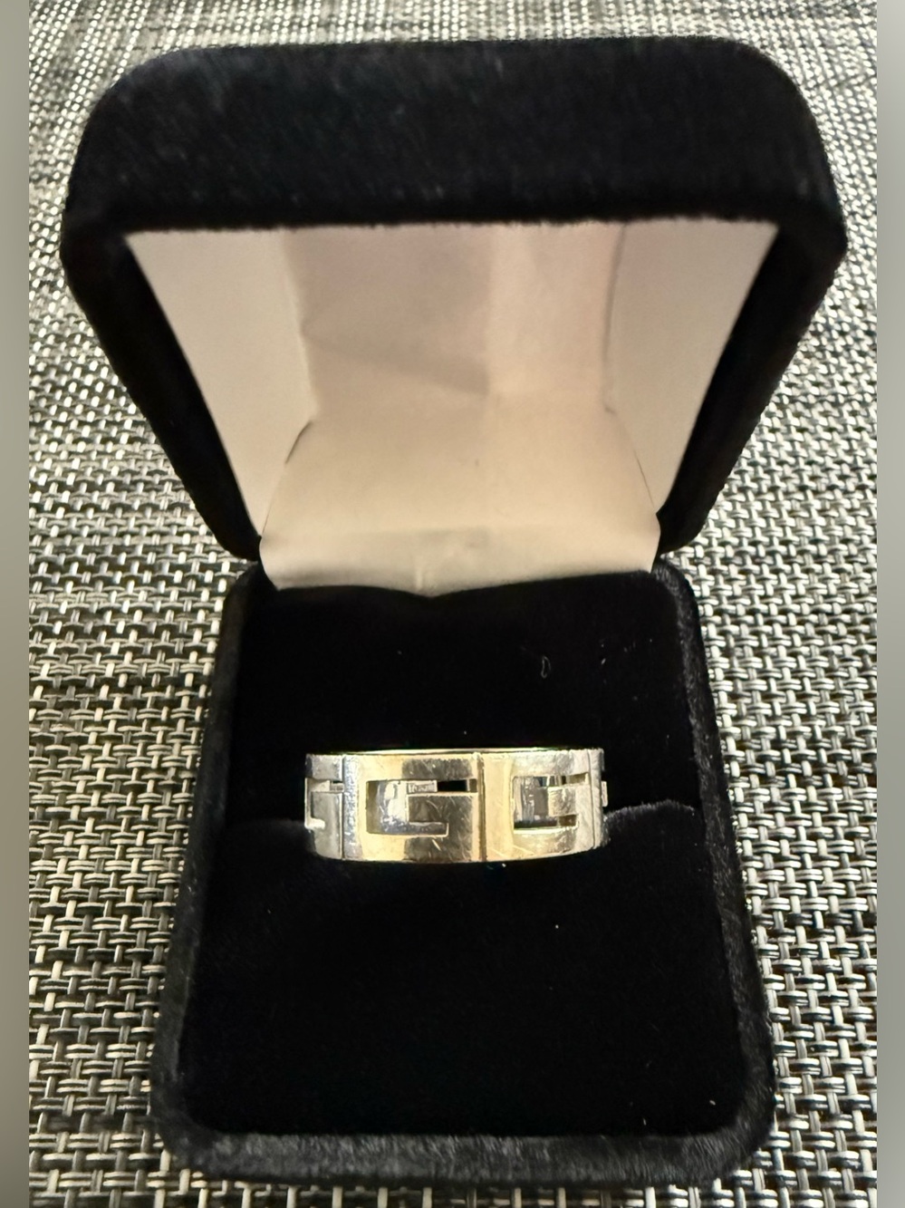 Gucci Silver Greek Key Band Ring